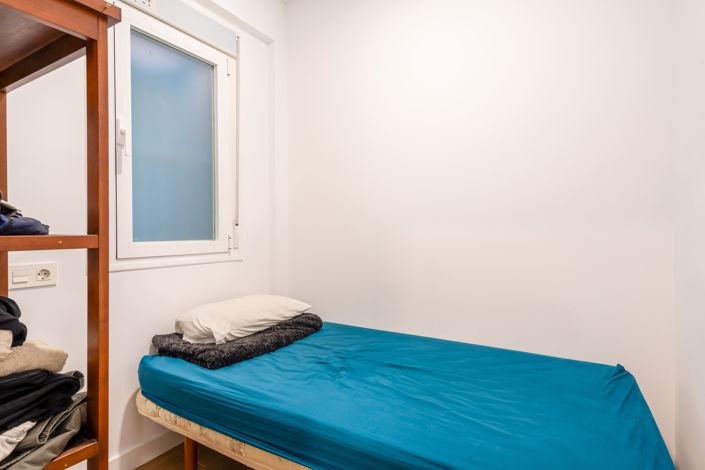 Image No.6-2 Bed Commercial for sale