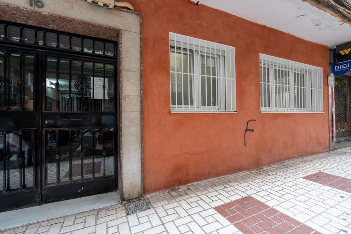 Image No.9-2 Bed Commercial for sale