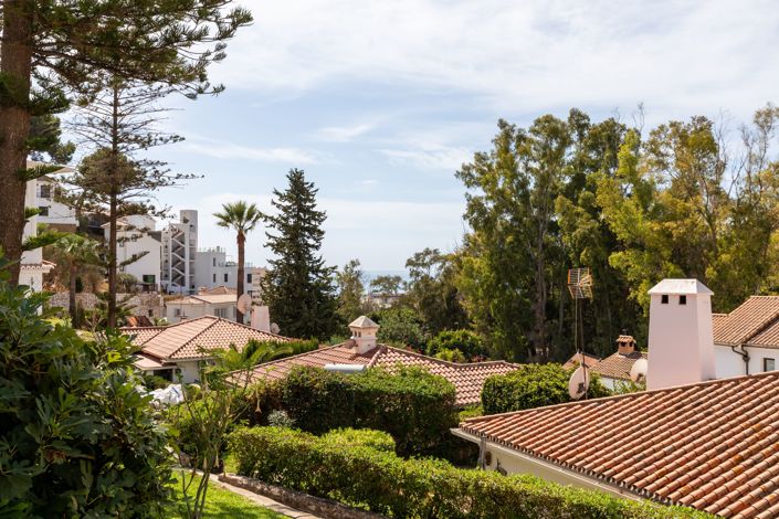 Image No.20-4 Bed House for sale