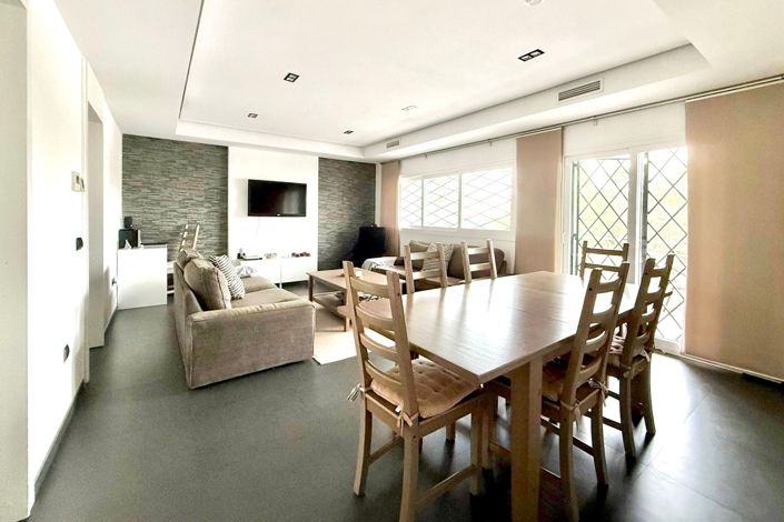 Image No.7-4 Bed House for sale