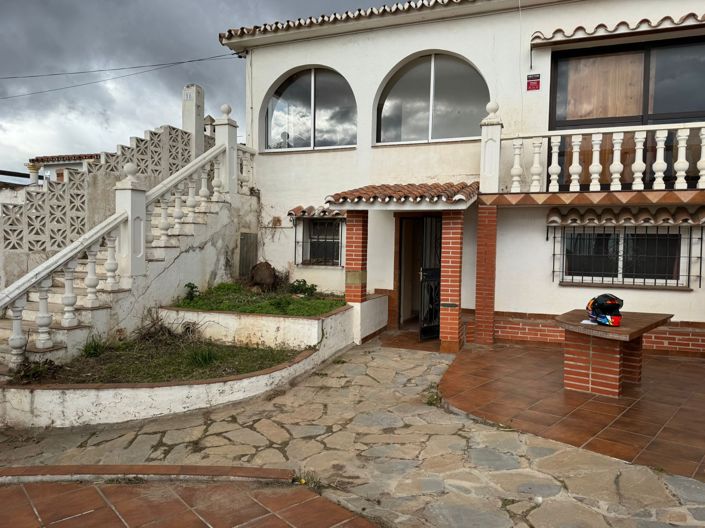 Image No.1-3 Bed Villa for sale