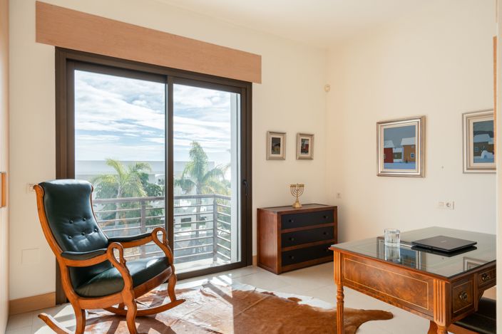 Image No.23-3 Bed House for sale