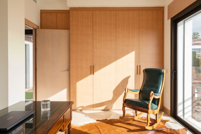 Image No.24-3 Bed House for sale