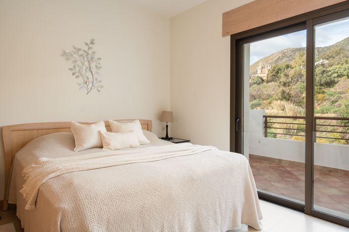 Image No.25-3 Bed House for sale