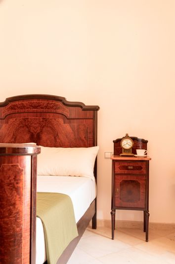 Image No.12-6 Bed House for sale