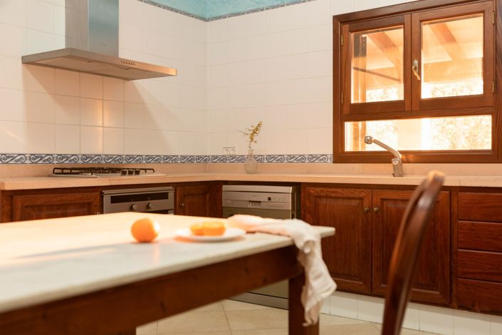 Image No.16-6 Bed House for sale