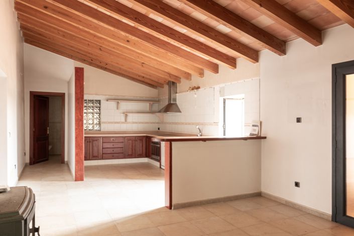 Image No.23-6 Bed House for sale