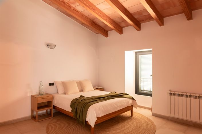 Image No.26-6 Bed House for sale