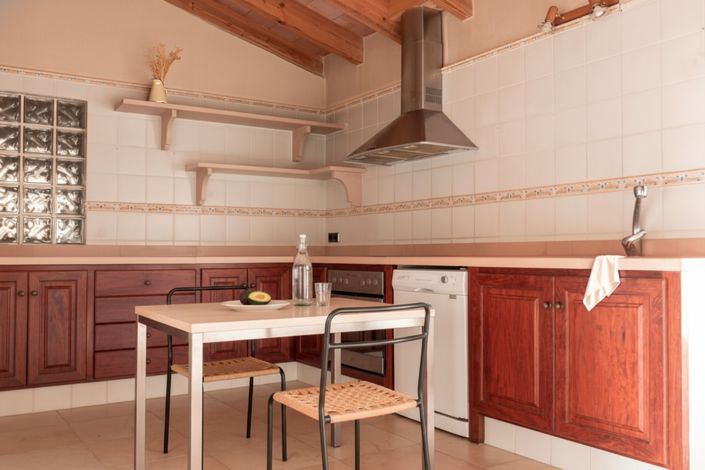 Image No.30-6 Bed House for sale