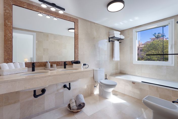 Image No.12-3 Bed Apartment for sale