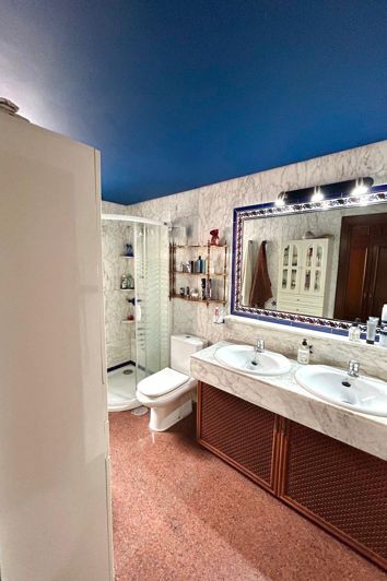 Image No.13-4 Bed Flat for sale