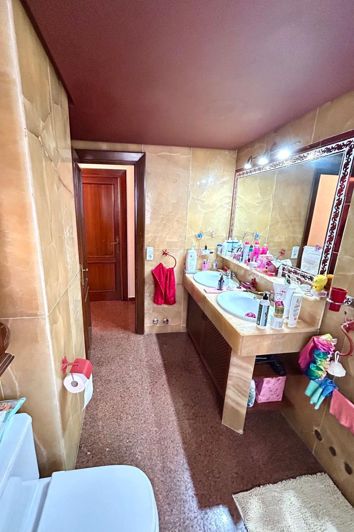 Image No.19-4 Bed Flat for sale