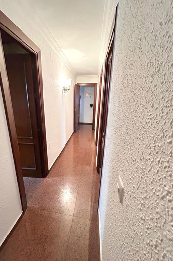 Image No.20-4 Bed Flat for sale