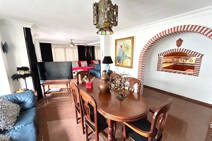 Image No.22-4 Bed Flat for sale