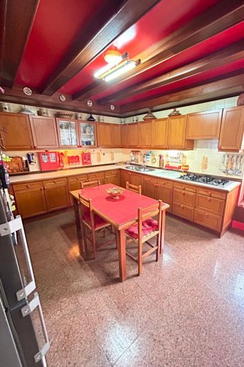 Image No.30-4 Bed Flat for sale