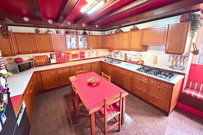 Image No.4-4 Bed Flat for sale