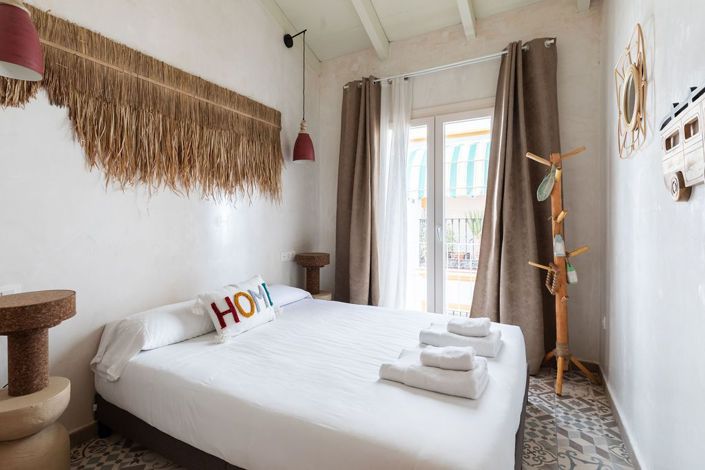 Image No.13-2 Bed Townhouse for sale