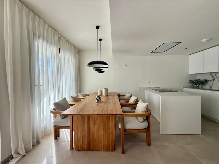 Image No.3-4 Bed Townhouse for sale