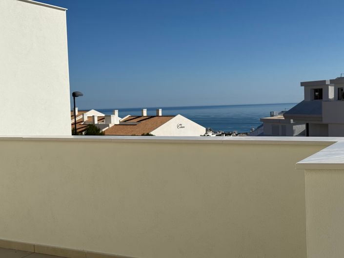 Image No.30-4 Bed Townhouse for sale