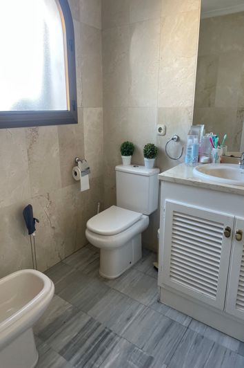 Image No.18-4 Bed Townhouse for sale