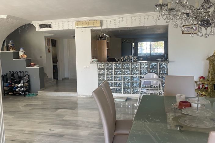 Image No.4-4 Bed Townhouse for sale