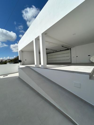 Image No.15-4 Bed Villa for sale