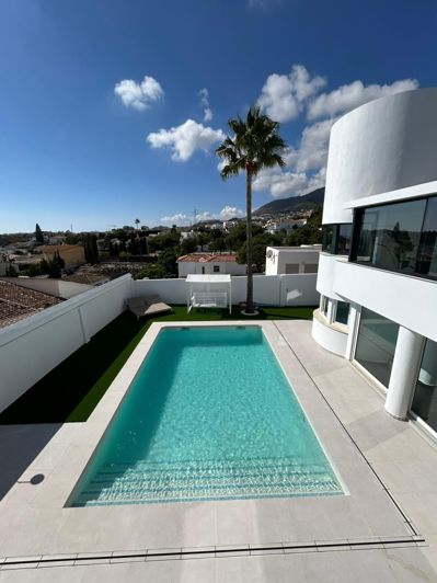 Image No.2-4 Bed Villa for sale