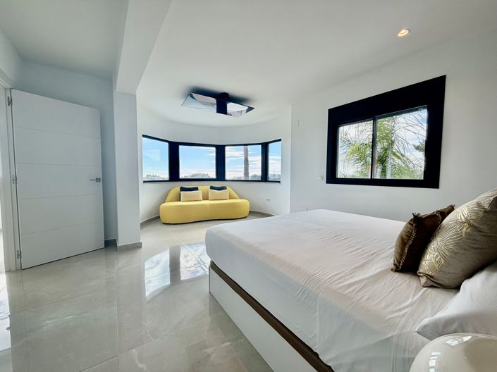 Image No.20-4 Bed Villa for sale