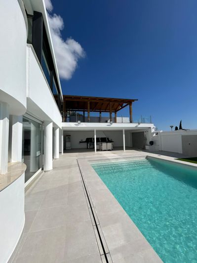 Image No.3-4 Bed Villa for sale