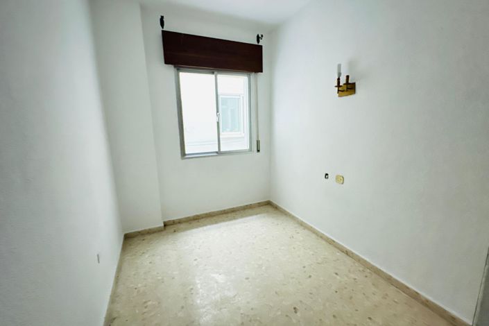 Image No.12-3 Bed Apartment for sale