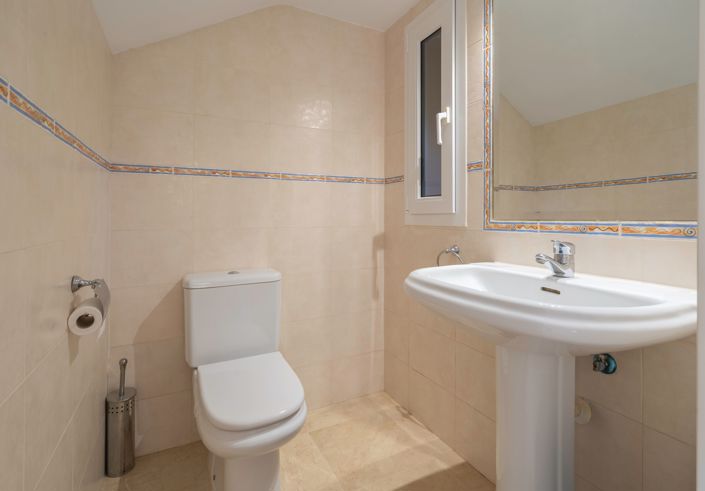 Image No.13-3 Bed House for sale