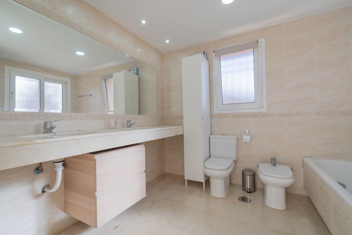 Image No.22-3 Bed House for sale