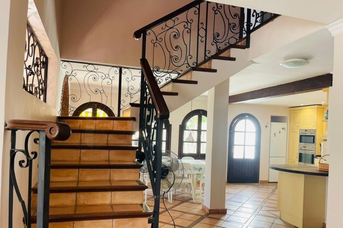 Image No.11-6 Bed Villa for sale