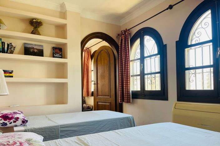 Image No.15-6 Bed Villa for sale