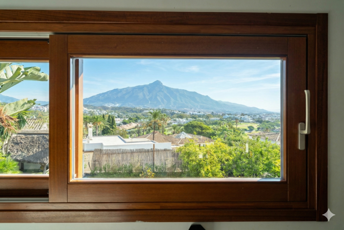 Image No.12-7 Bed Villa for sale