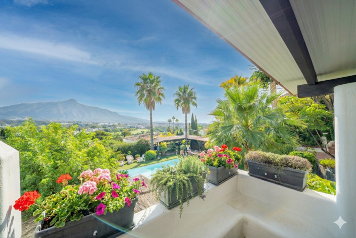 Image No.9-7 Bed Villa for sale