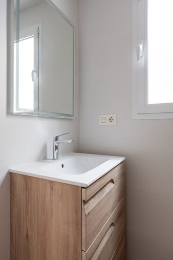 Image No.21-6 Bed Townhouse for sale