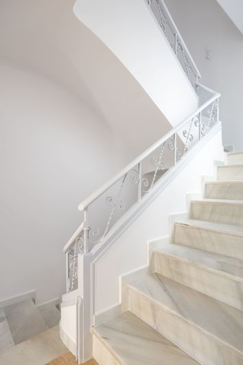 Image No.23-6 Bed Townhouse for sale