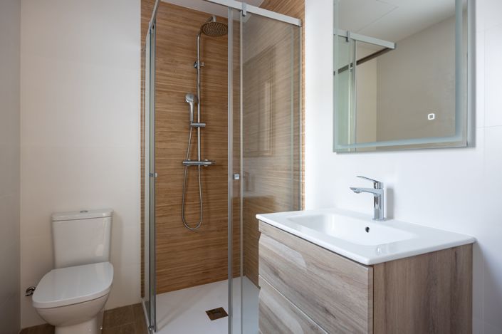 Image No.28-6 Bed Townhouse for sale