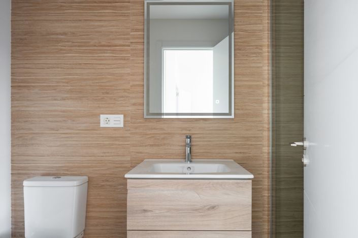 Image No.30-6 Bed Townhouse for sale