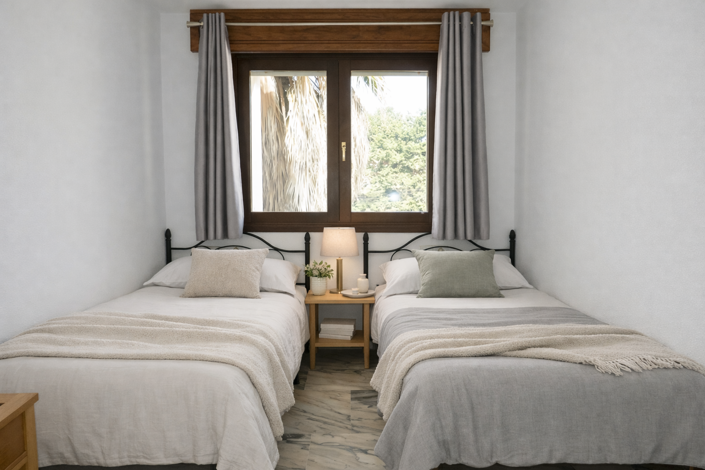 Image No.28-4 Bed Townhouse for sale