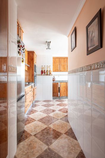 Image No.8-3 Bed Apartment for sale