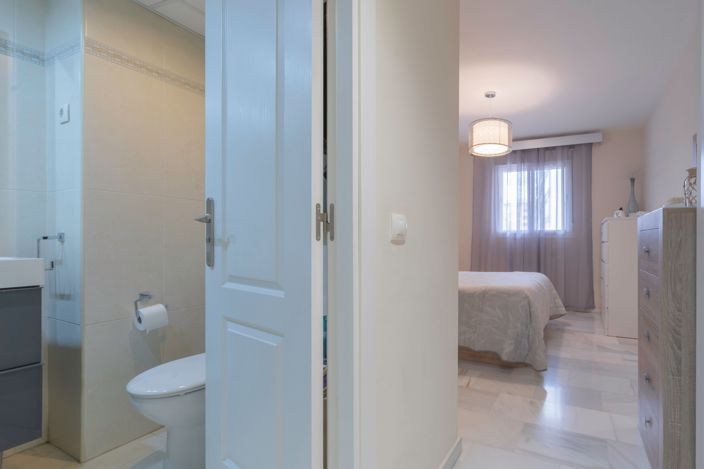 Image No.15-3 Bed Apartment for sale