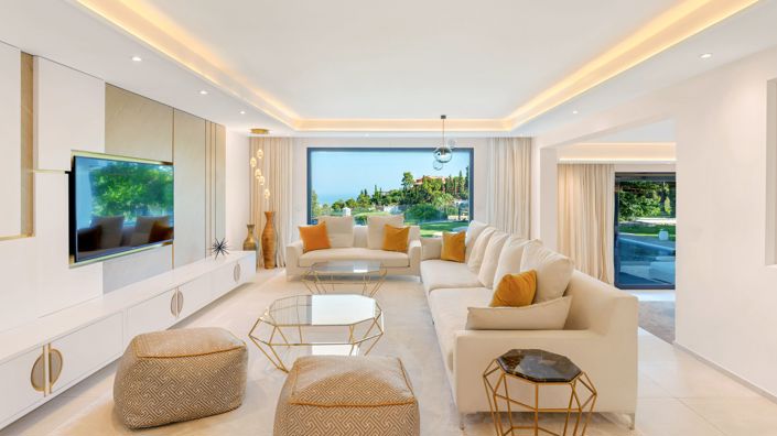 Image No.2-8 Bed Villa for sale