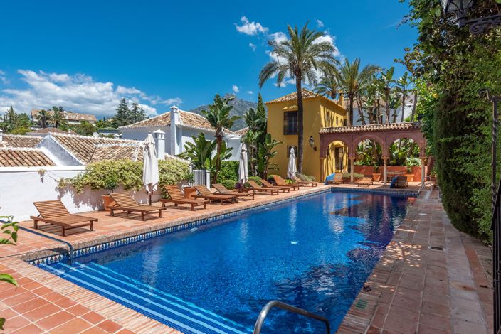 Image No.9-2 Bed Townhouse for sale