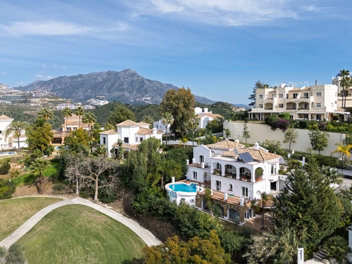 Image No.10-4 Bed Villa for sale