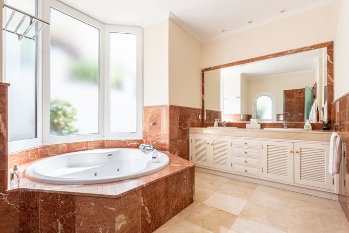 Image No.6-4 Bed Villa for sale