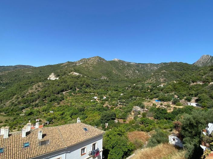 Image No.18-5 Bed Townhouse for sale