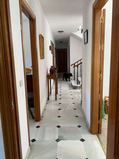 Image No.20-5 Bed Townhouse for sale