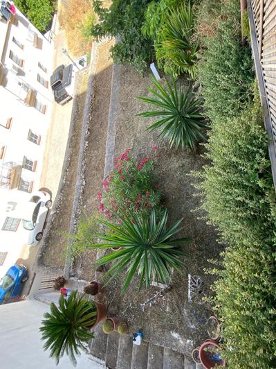 Image No.21-5 Bed Townhouse for sale